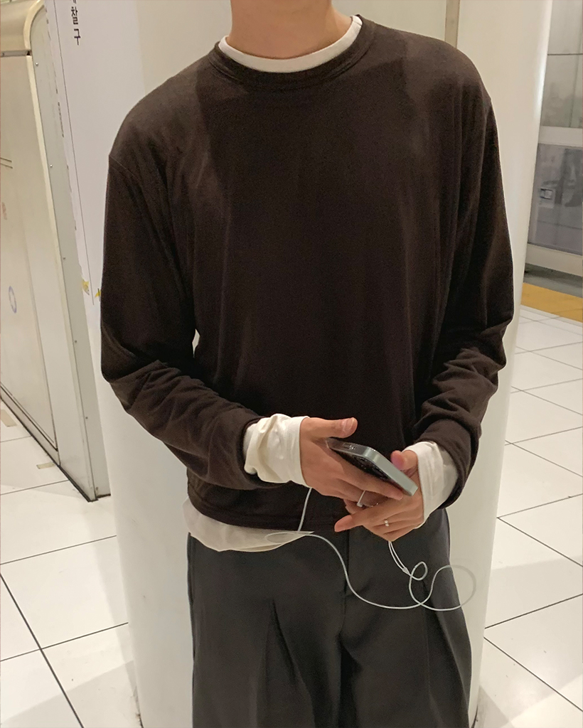 セミクロップフィットラウンド長袖Tシャツ