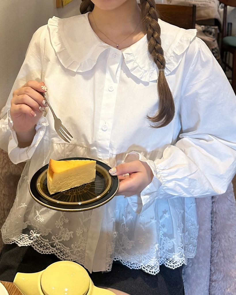 フリルレースブラウス