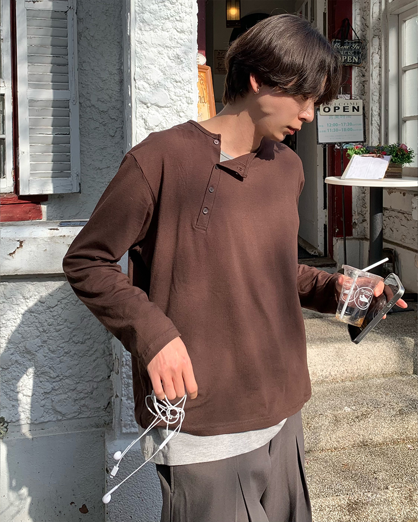 斜線ヘンリーネックポイントボタン長袖Tシャツ