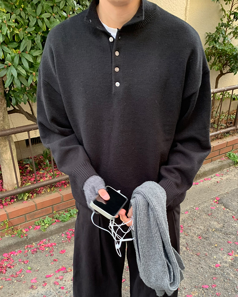 ヘンリーネックウールニット