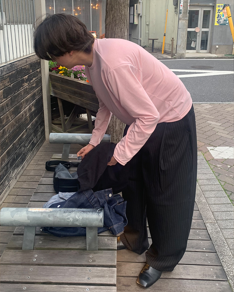 ベーシックラウンド長袖Tシャツ