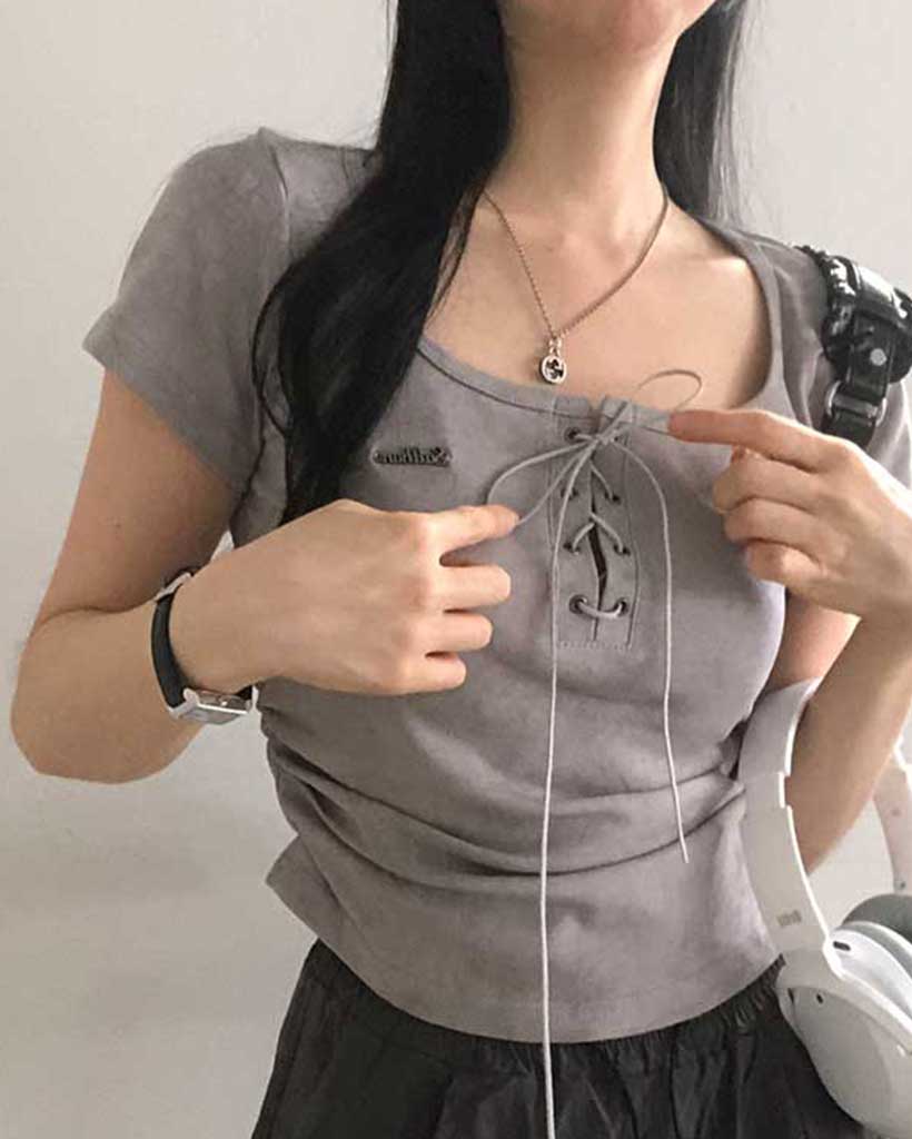 プリントアイレットリボンクロップド半袖Tシャツ