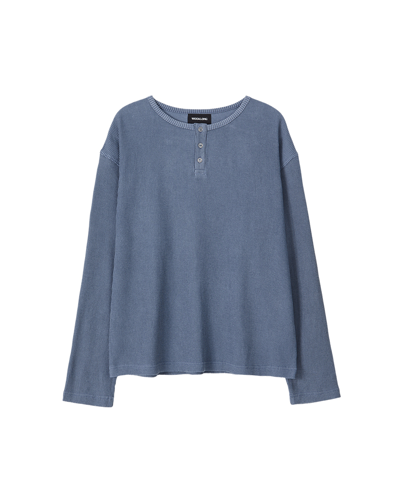 [K-POPアイドル着用] Layered Loose Waffle Henley Neck Long Sleeve Tee - FADE NAVY