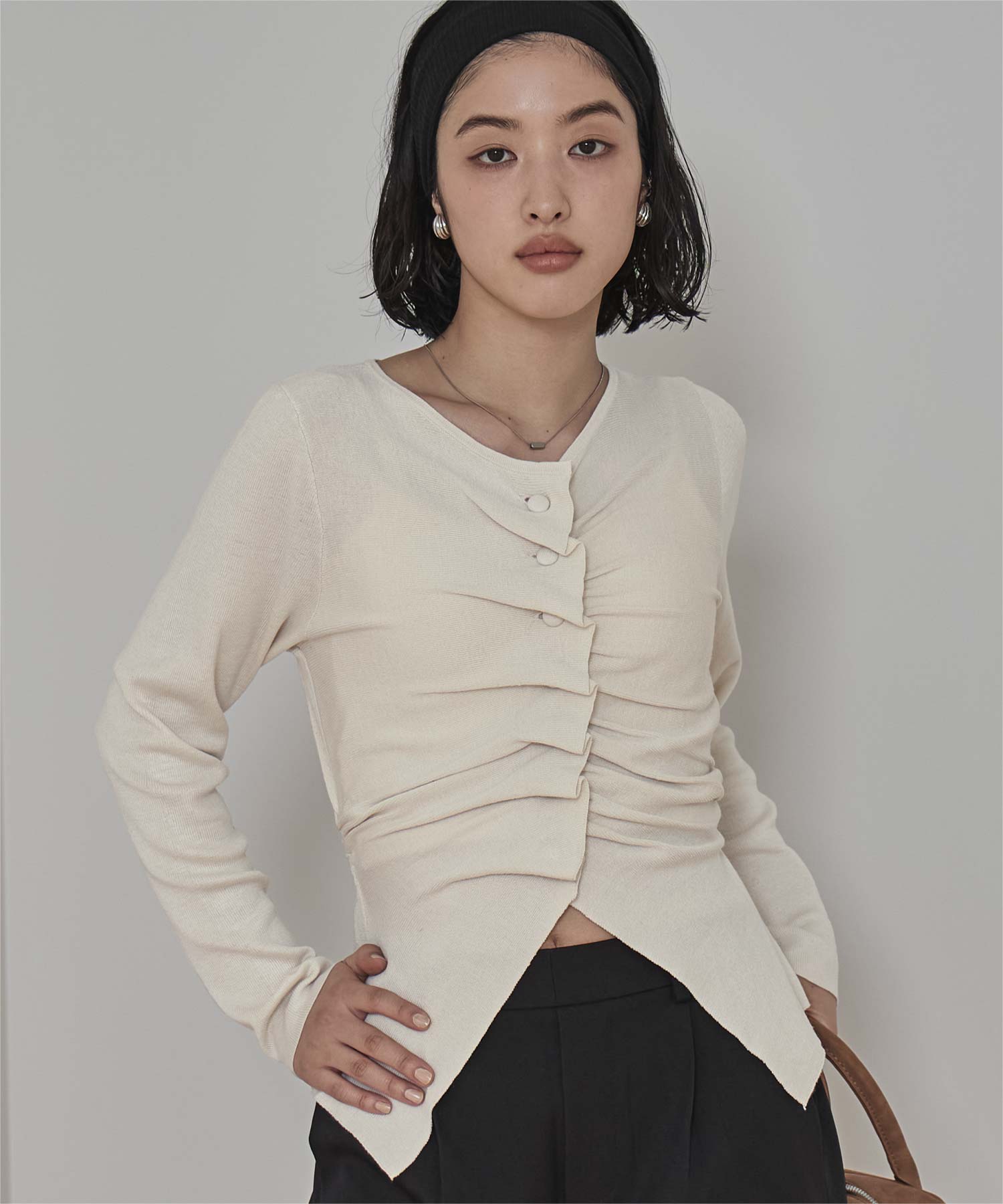 フロントギャザーボタンニット