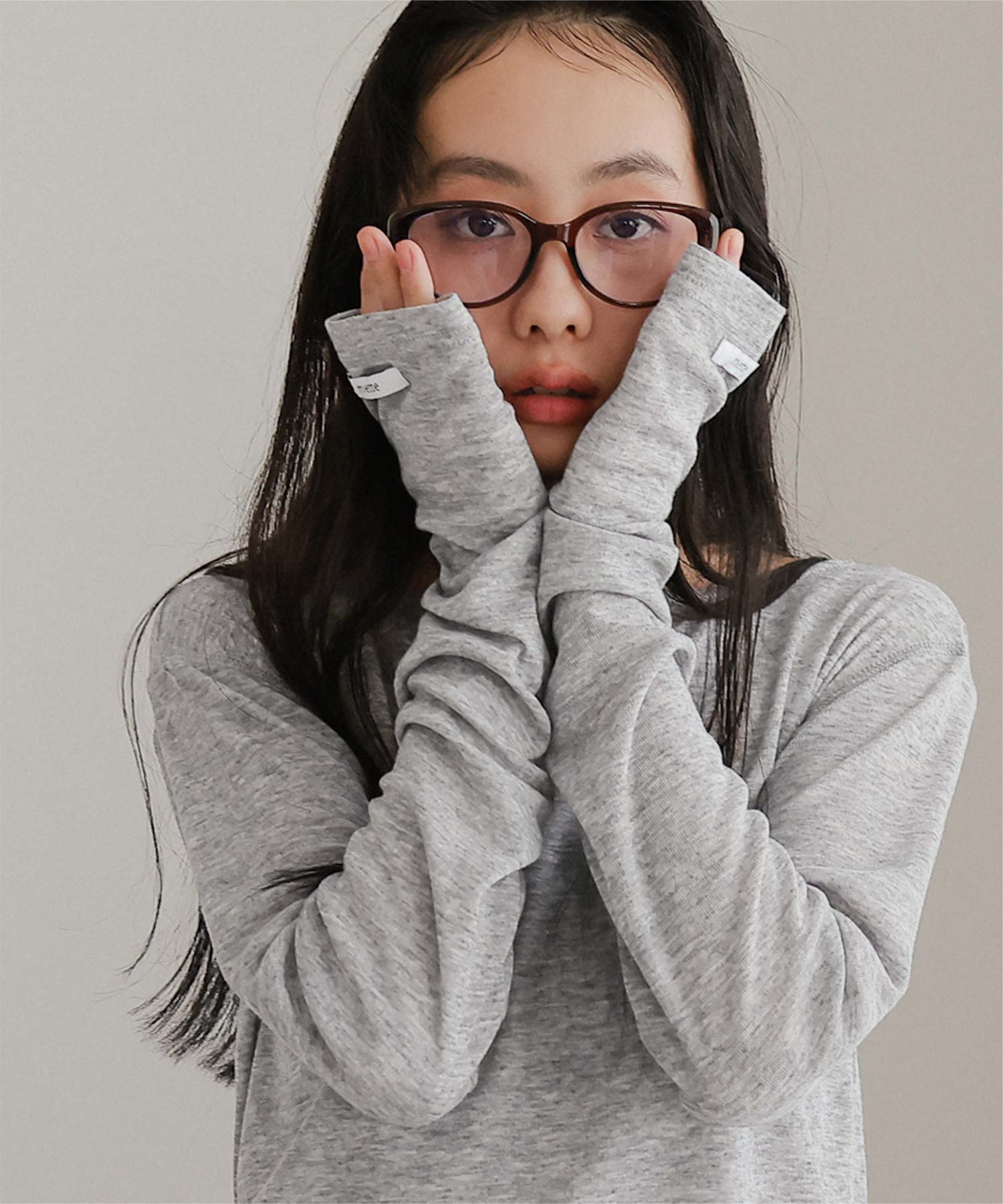 フィンガーホールシアートップス