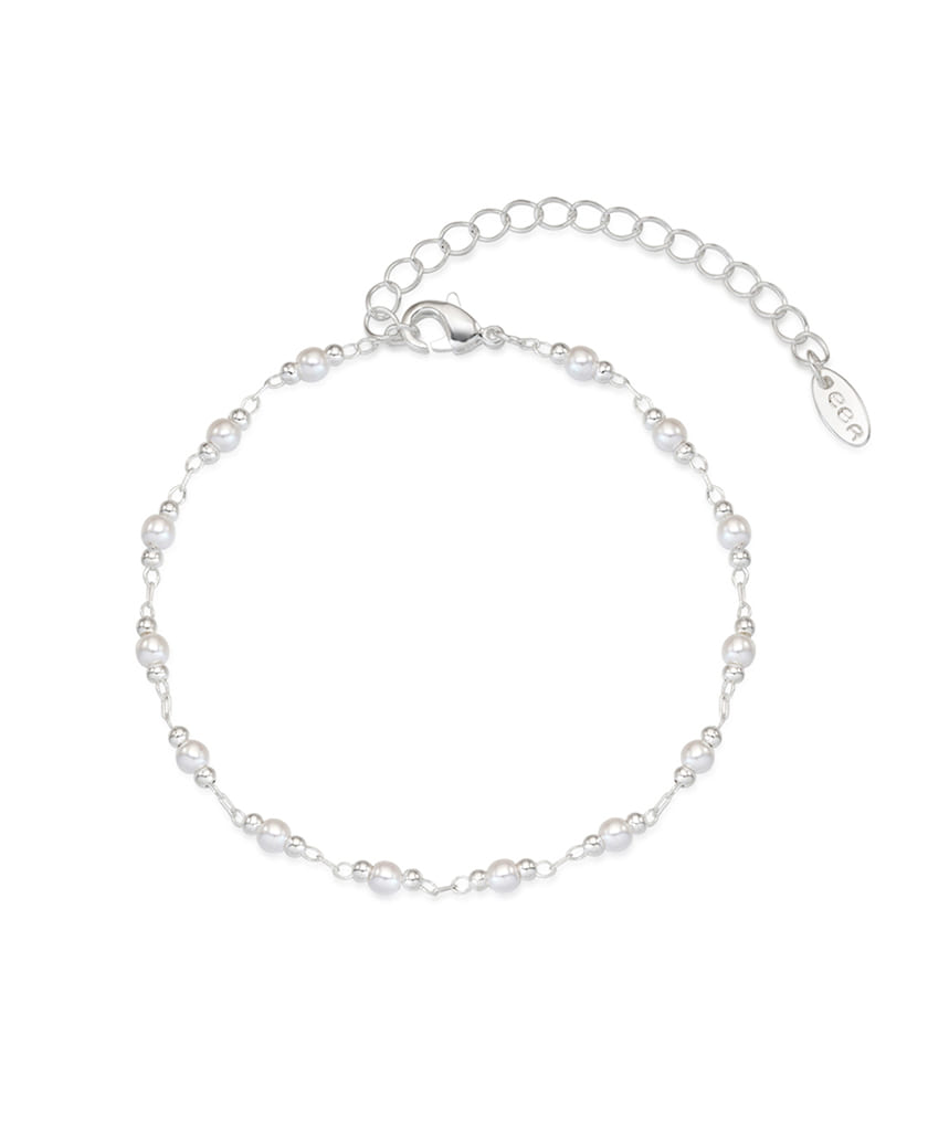 snug pearl bracelet