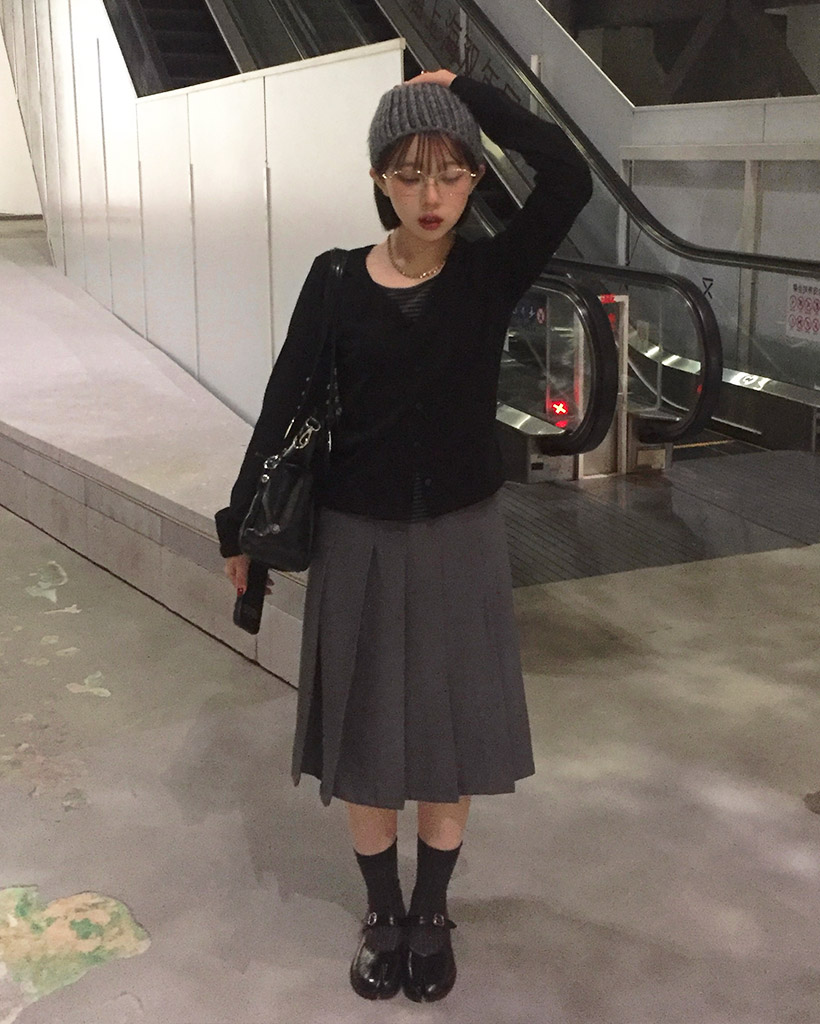 プリーツミディスカート