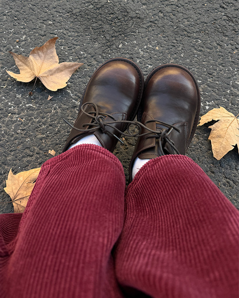 レースアップローファー