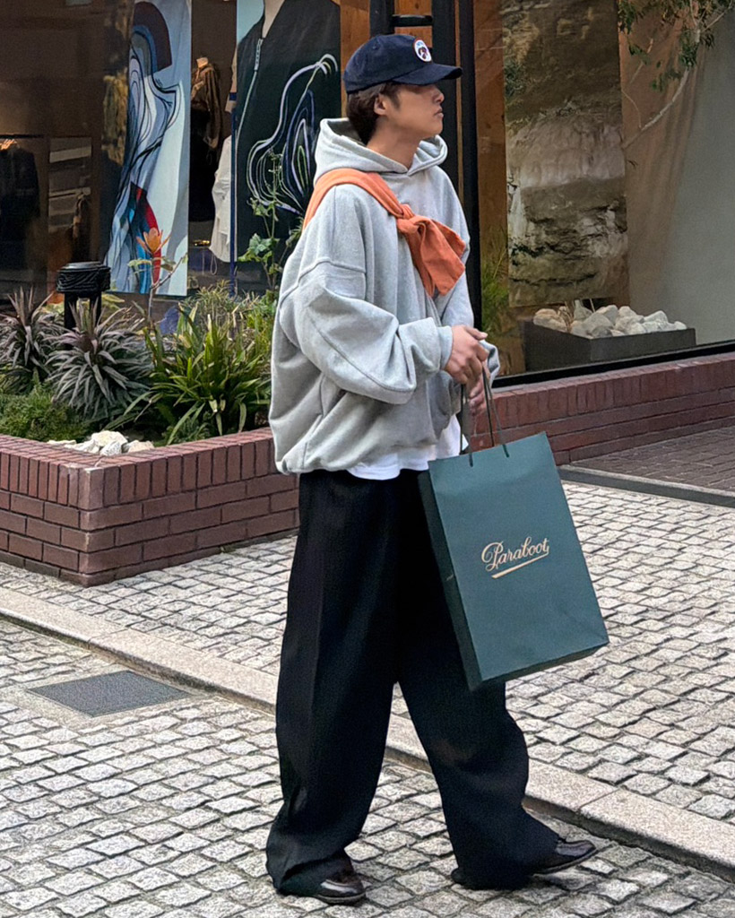 ベーシックフードスウェットシャツ