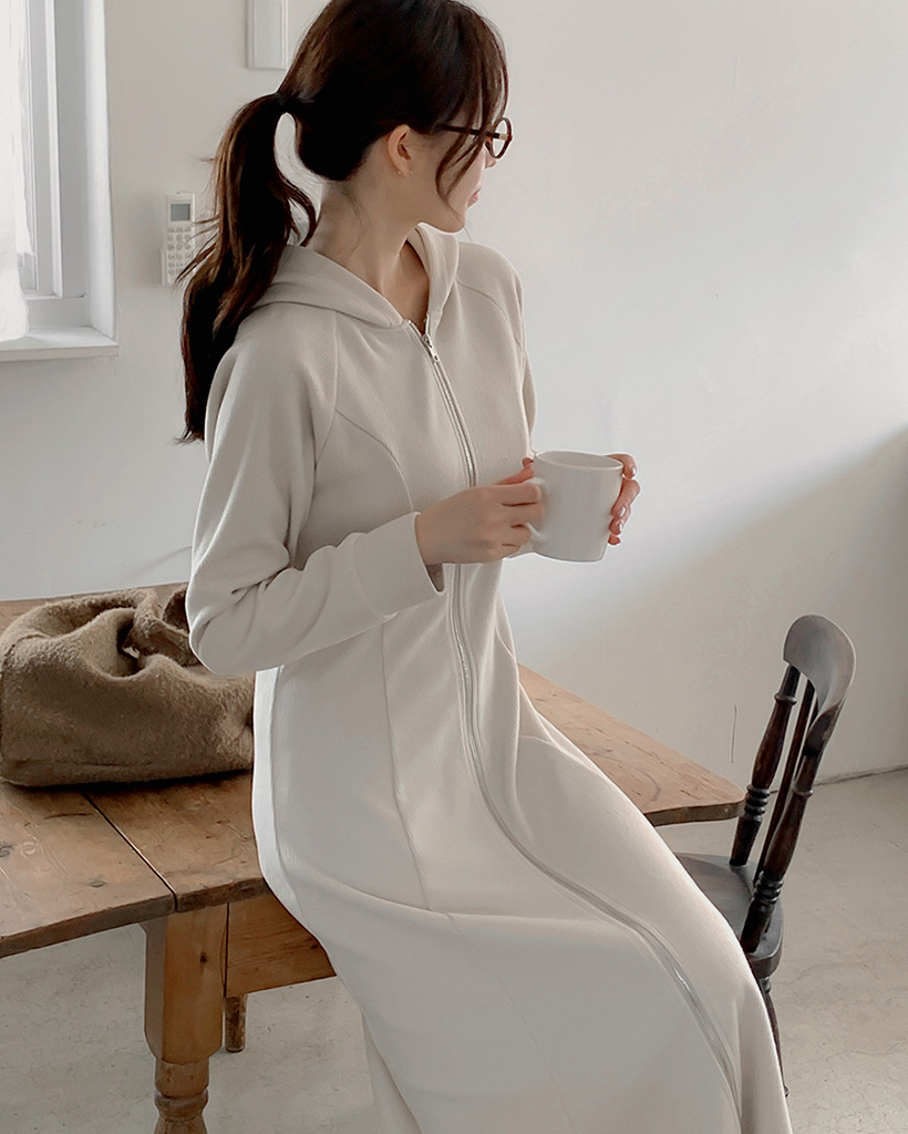 リブ表起毛ストレッチ切替フードジップロングワンピース