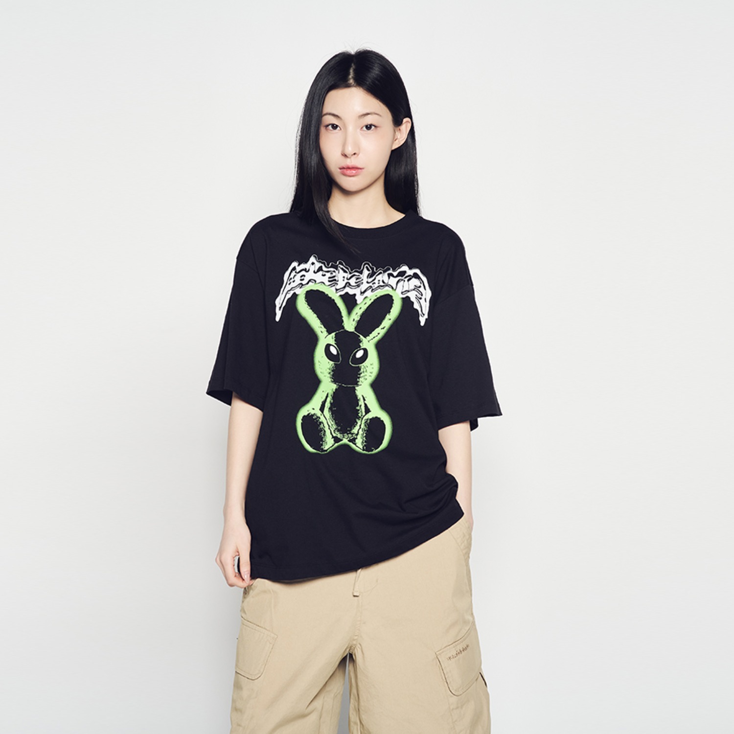 SOLO RABBIT ALIEN SHORT SLEEVE T-SHIRT | ファッション通販 SOLO RABBIT ALIEN SHORT SLEEVE T-SHIRT | ファッション通販