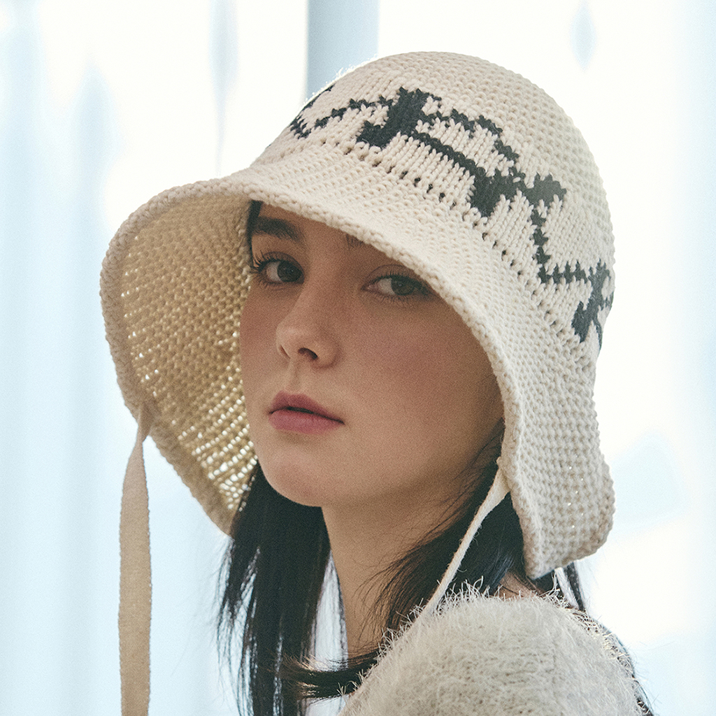 ★VARZAR★ VA digital logo cozy knit bonnet hat cream black VA Digital Logo Cozy Knit Bonnet Hat / Cream&Black - VARZAR