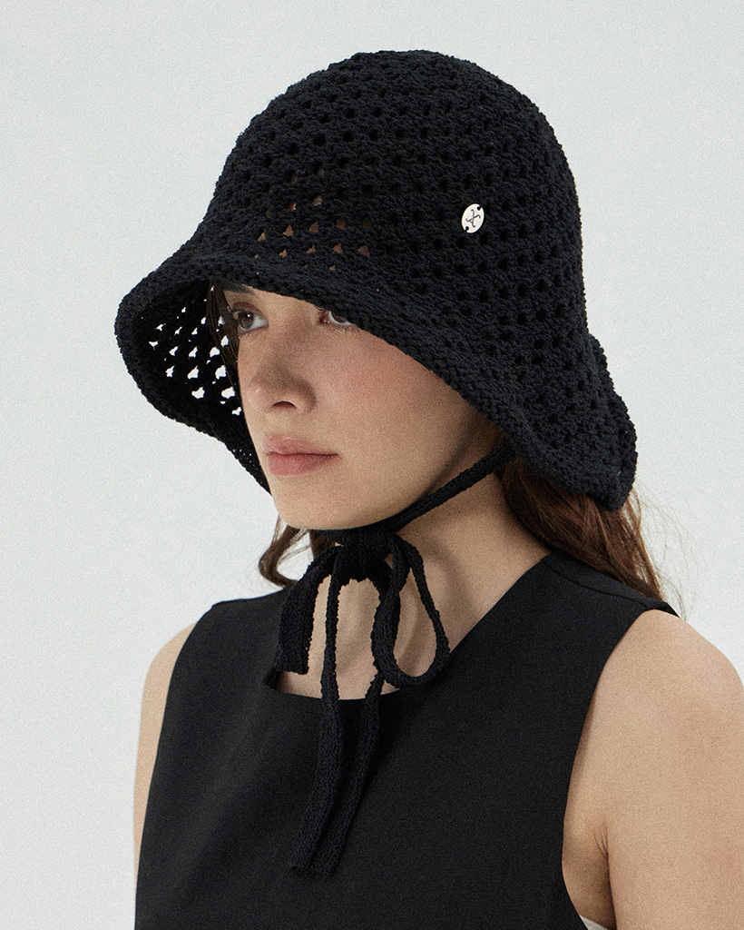 VA Curved Oval Metal Knit Punching Bonnet Hat Black