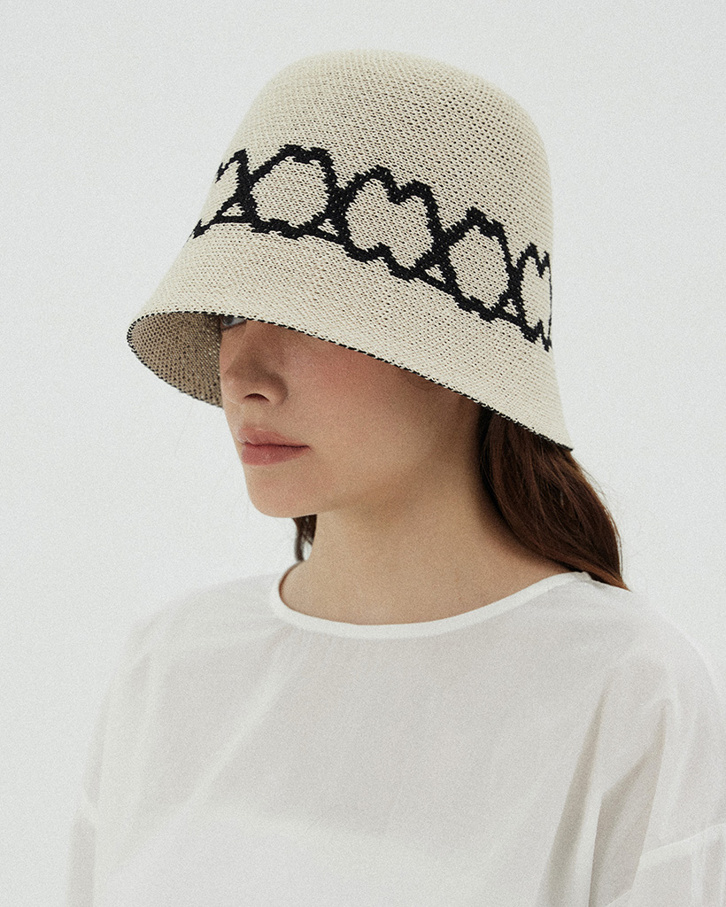 VA Curved Logo Jacquard Bucket Hat Lightbeige | ファッション