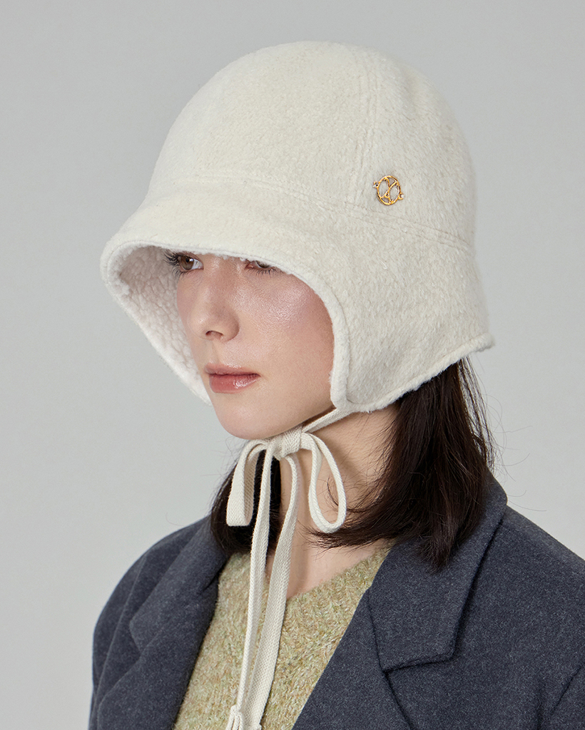 VA Curved Circle Logo Flap Bonnet Hat Cream