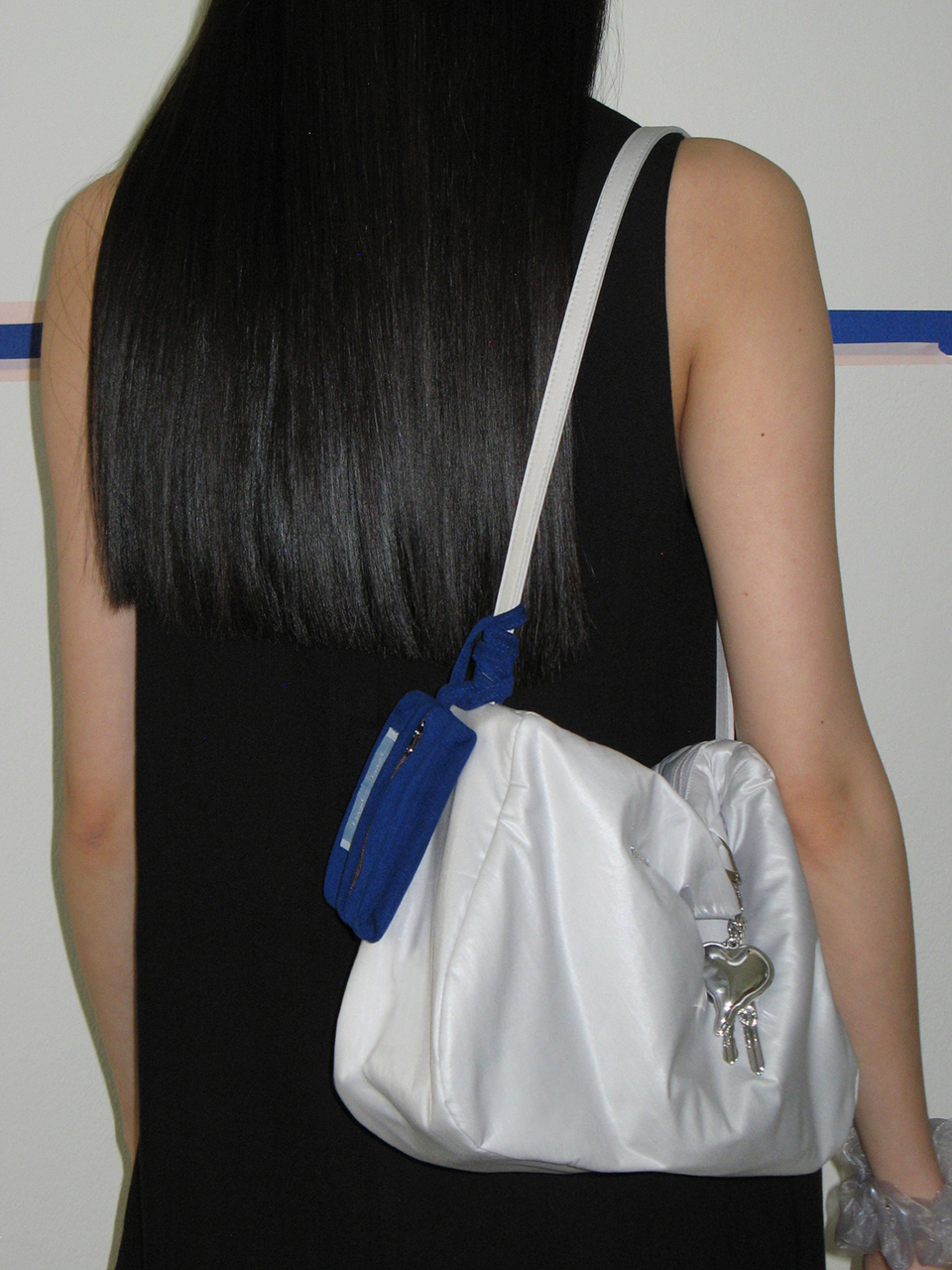 0003 Mogu Shoulder Bag _Muted Silver