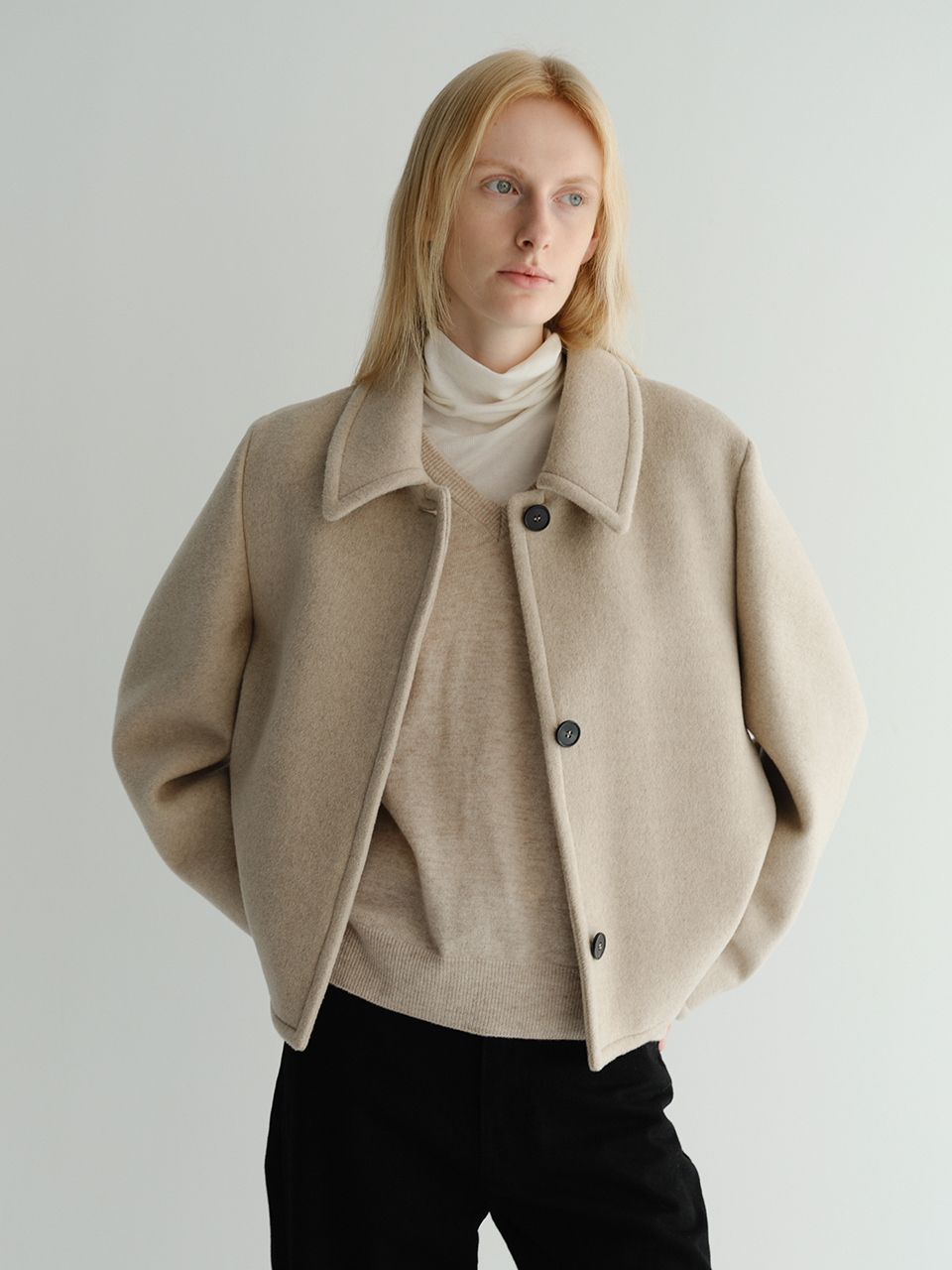 【購入特典】Ian Short Coat (Light Beige)