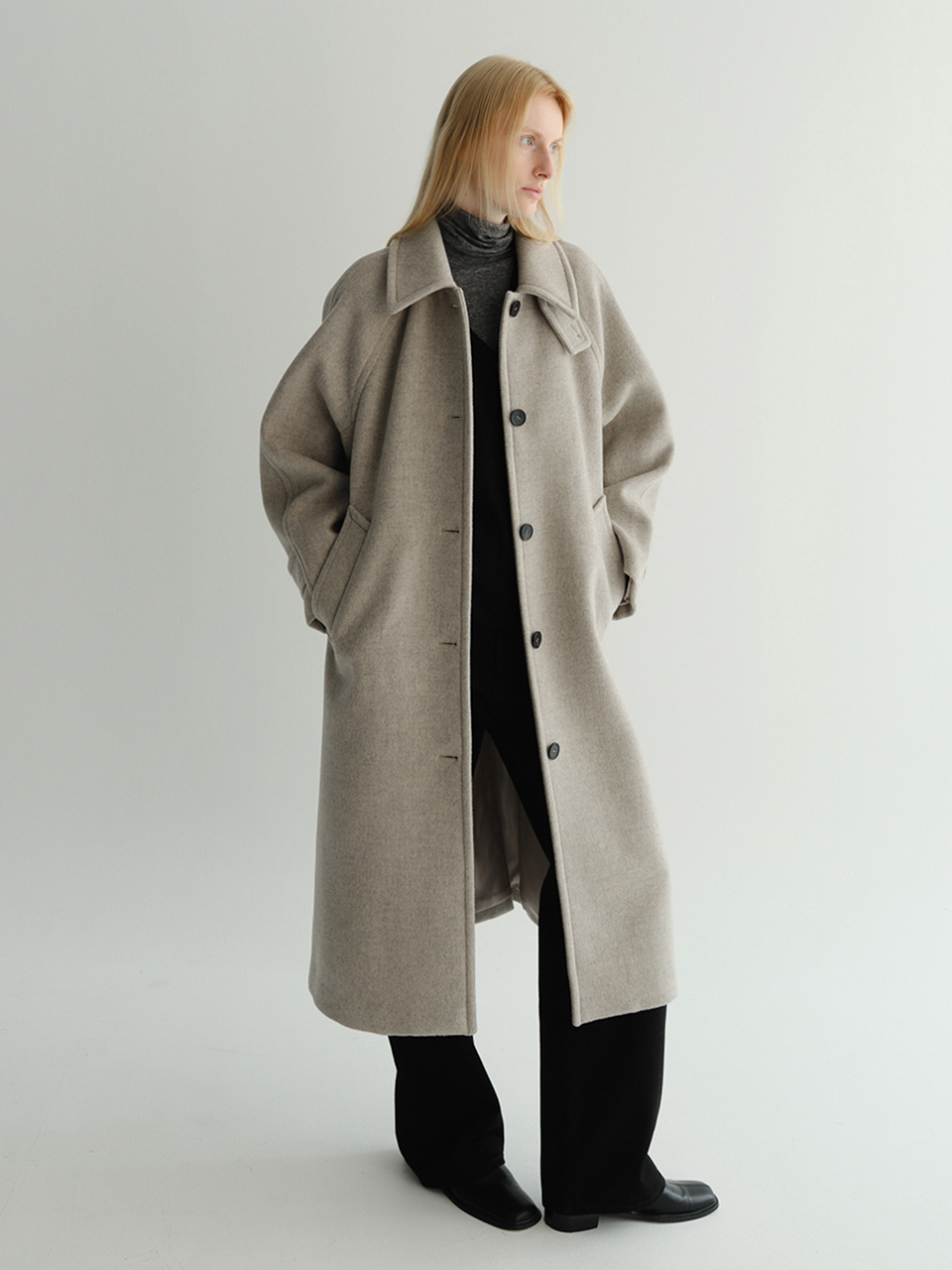 Wool Balmacaan Coat (Oatmeal)