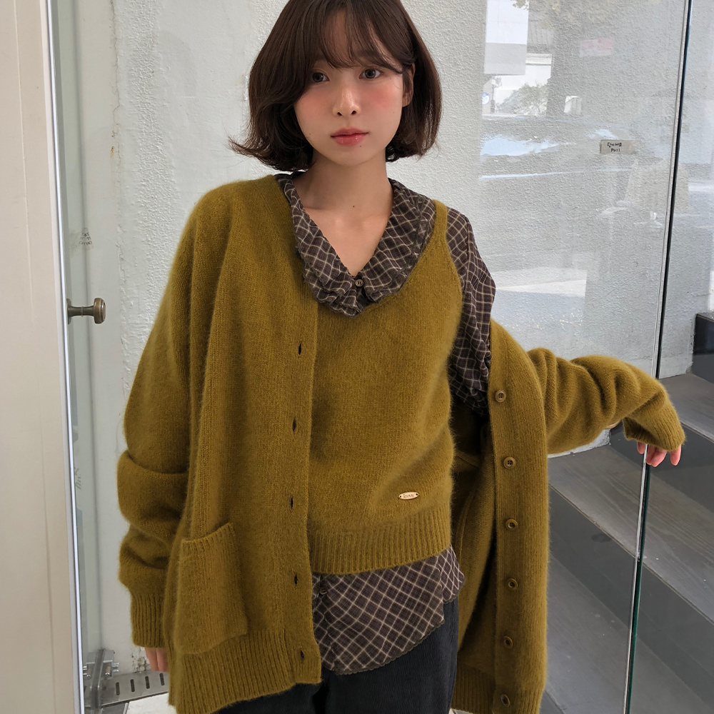 OVERFIT RACCOON CARDIGAN (OLIVE)
