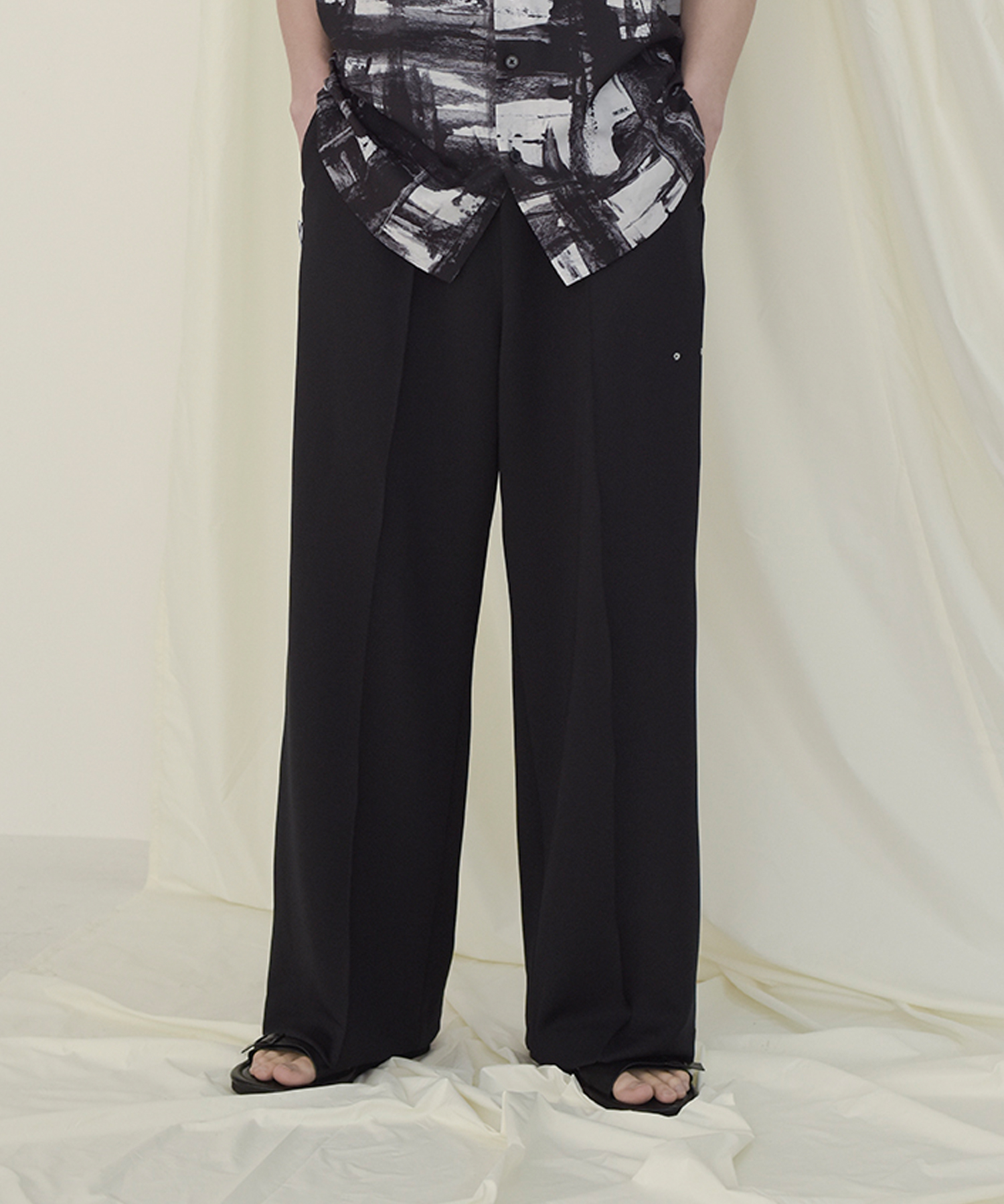 BANDING PINTUCK PANTS (BLACK) | ファッション通販サイト NUGU