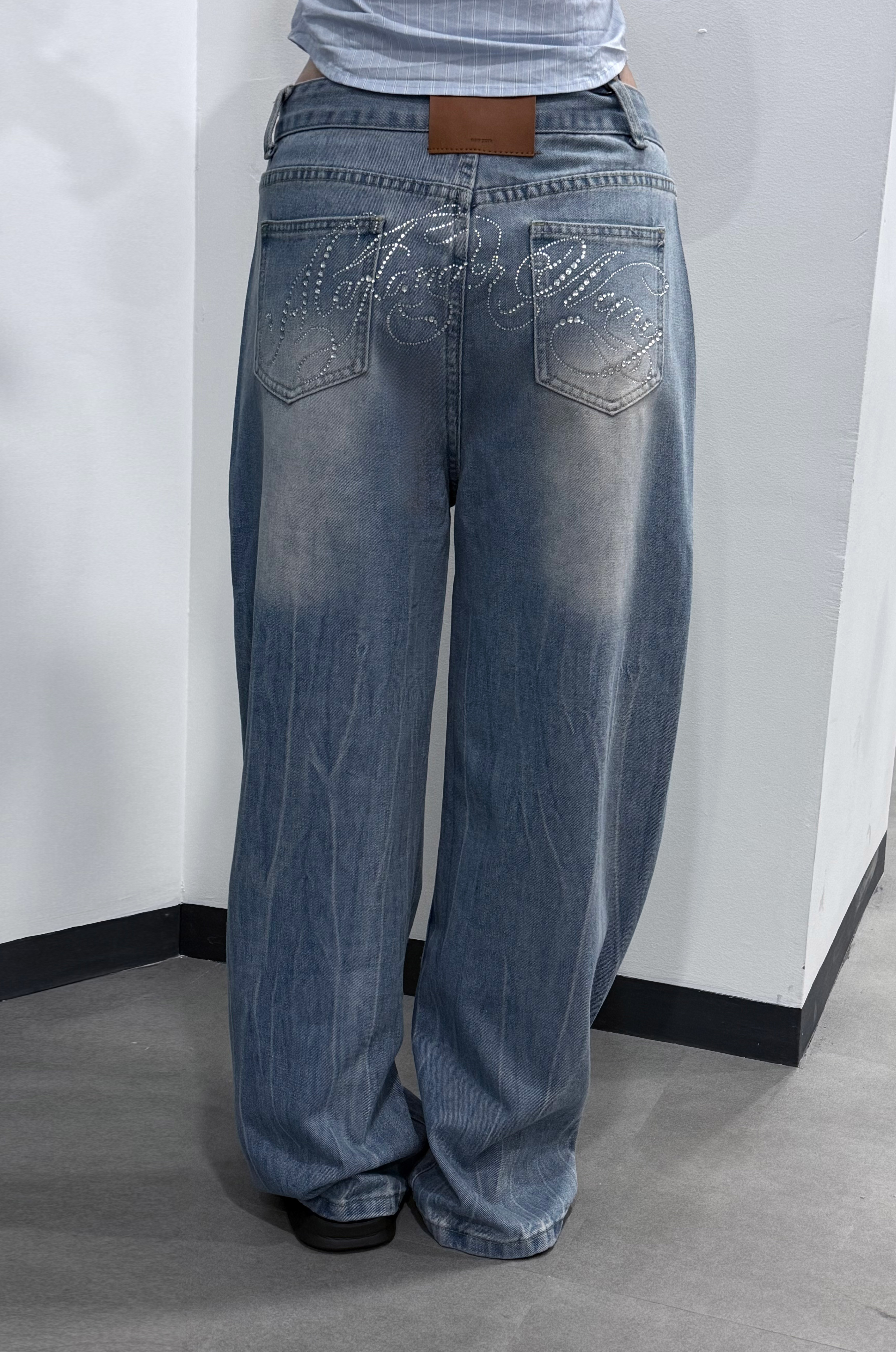 レタリングポイントデニムワイドパンツ | ファッション通販サイト NUGU