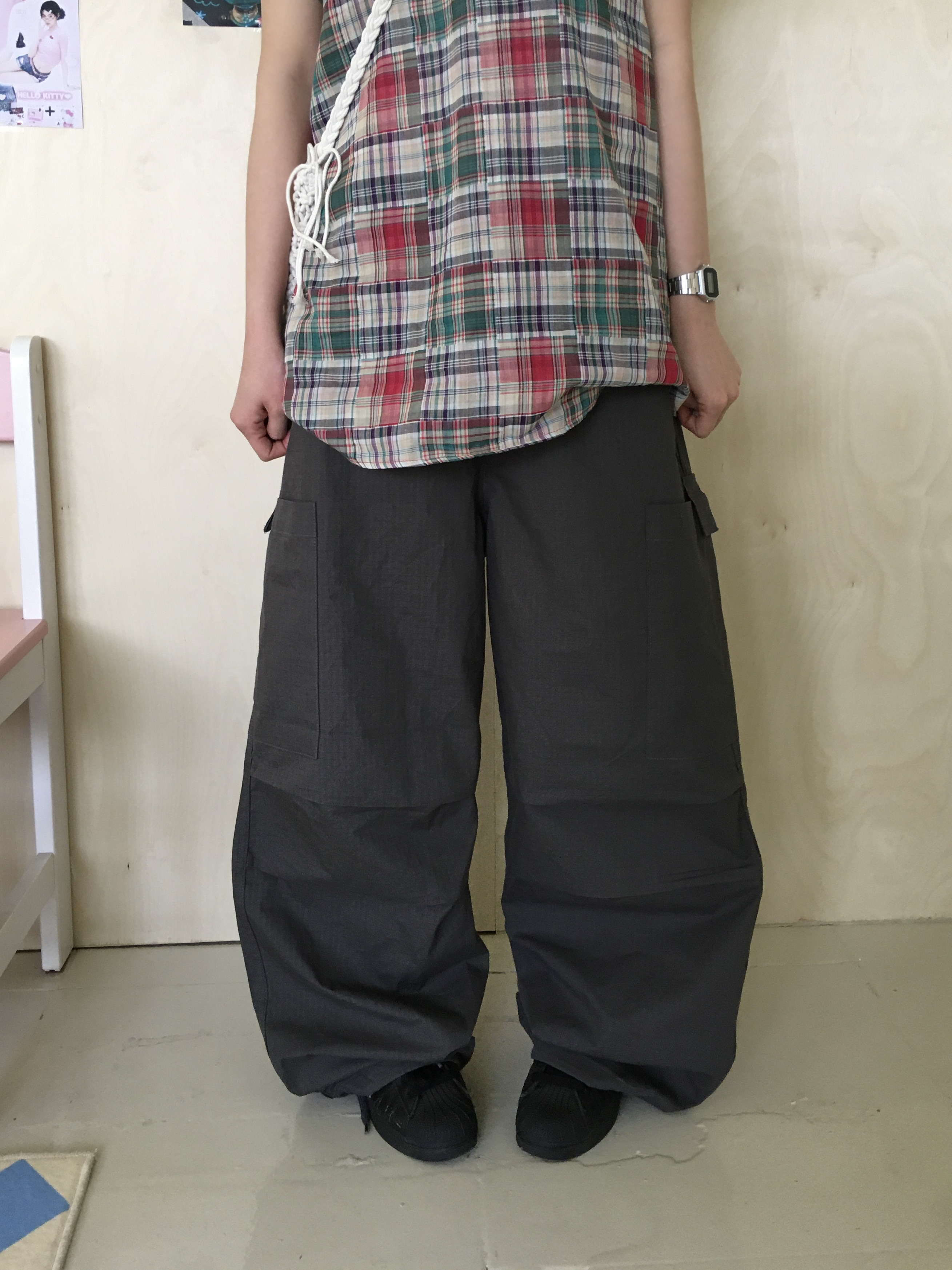 Influencer pick] Cargo Lettering Bermuda Pants (Black