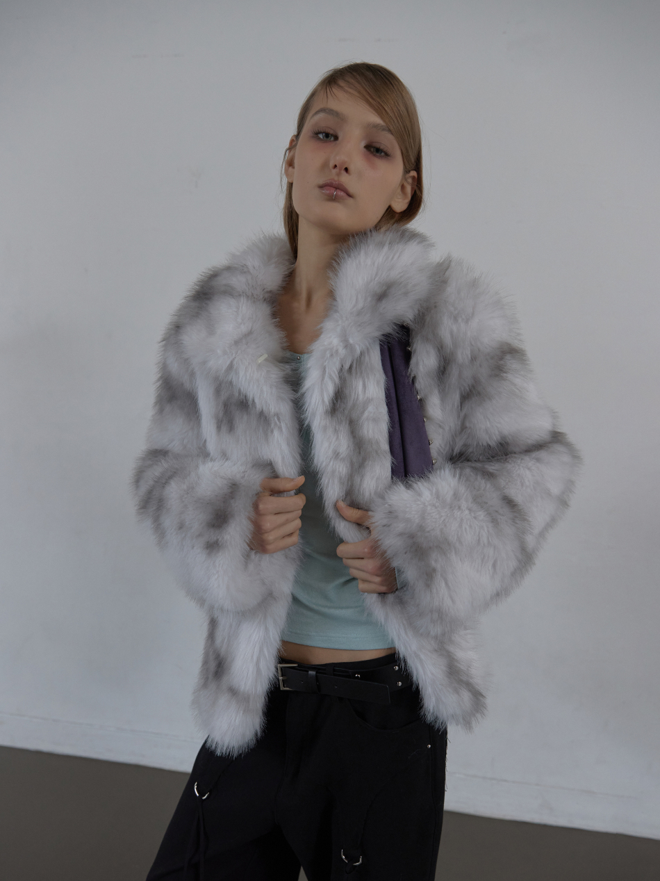 FAUX FUR JACKET / WHITE