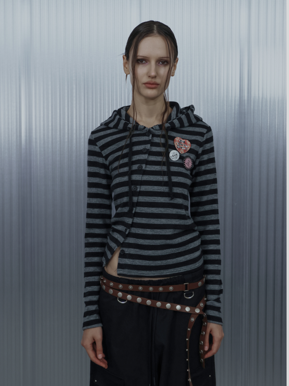 BADGE STRIPE HOODED CARDIGAN / CHARCOAL