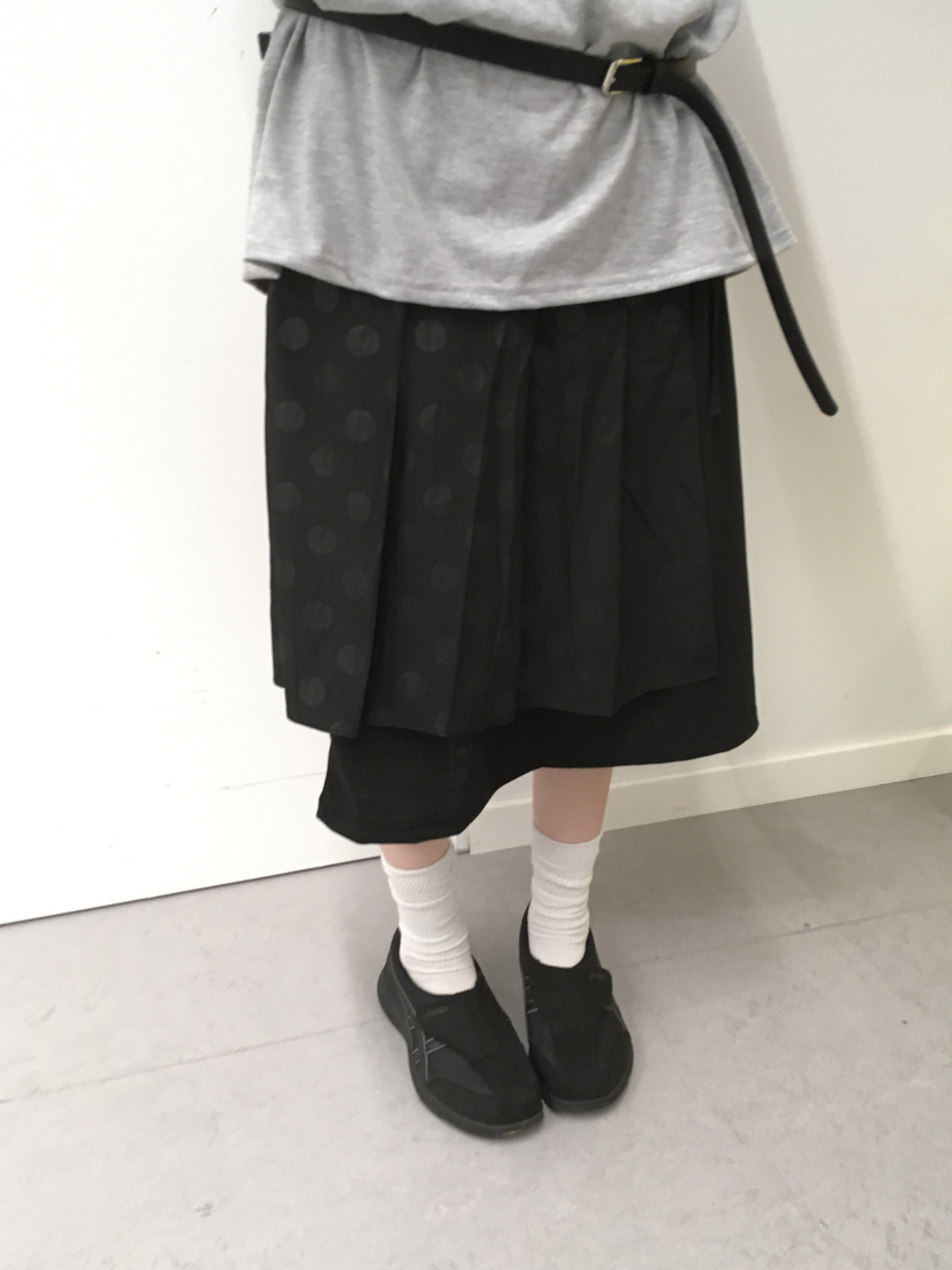 DOT WRAP SKIRT (GRAY / BLACK) | ファッション通販サイト NUGU