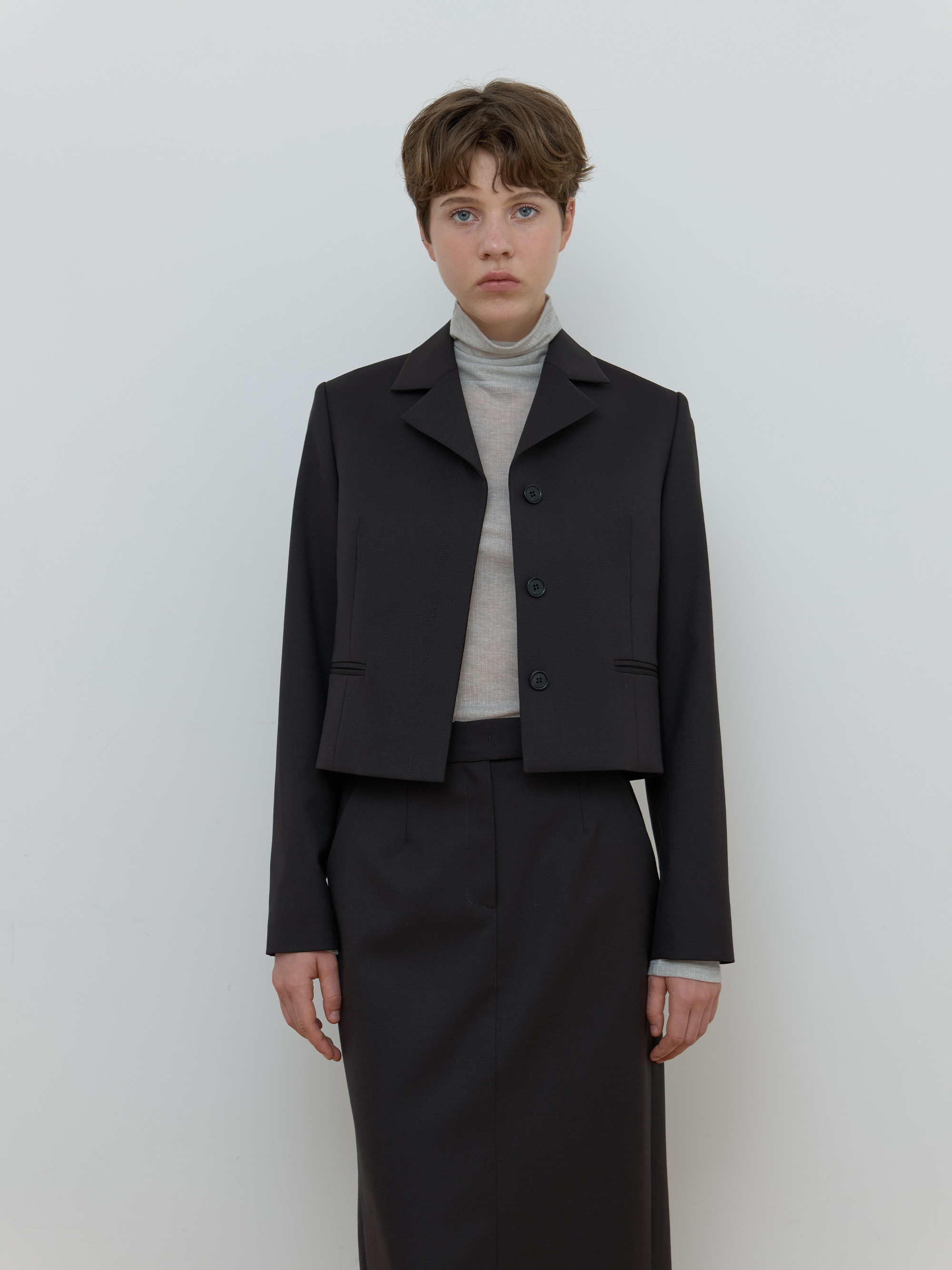 SINGLE HIDDEN CROP JACKET_BROWN