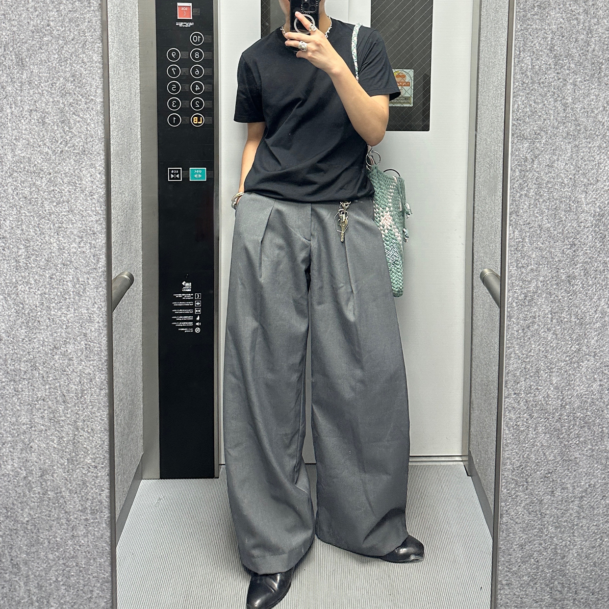 ピンタックワイドスラックス