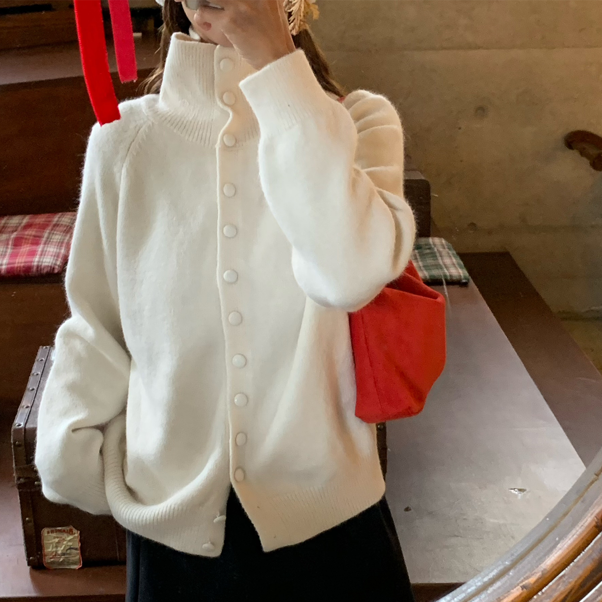 ボタンカラーカーディガン