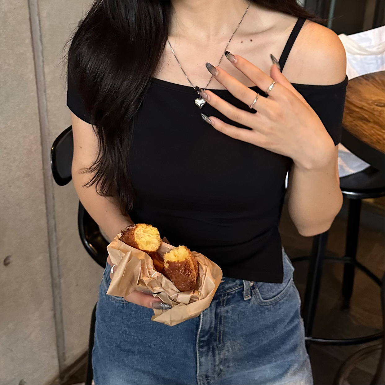 アンバランススクエアTシャツ