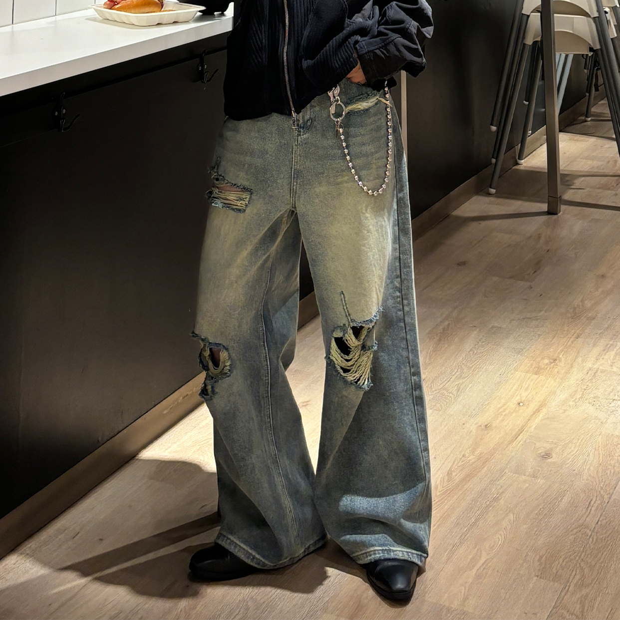 genten ダメージ加工 工具ロゴ ウォッシュ ストレートデニムパンツ 40 genten ダメージ加工 工具ロゴ ウォッシュ ストレートデニム