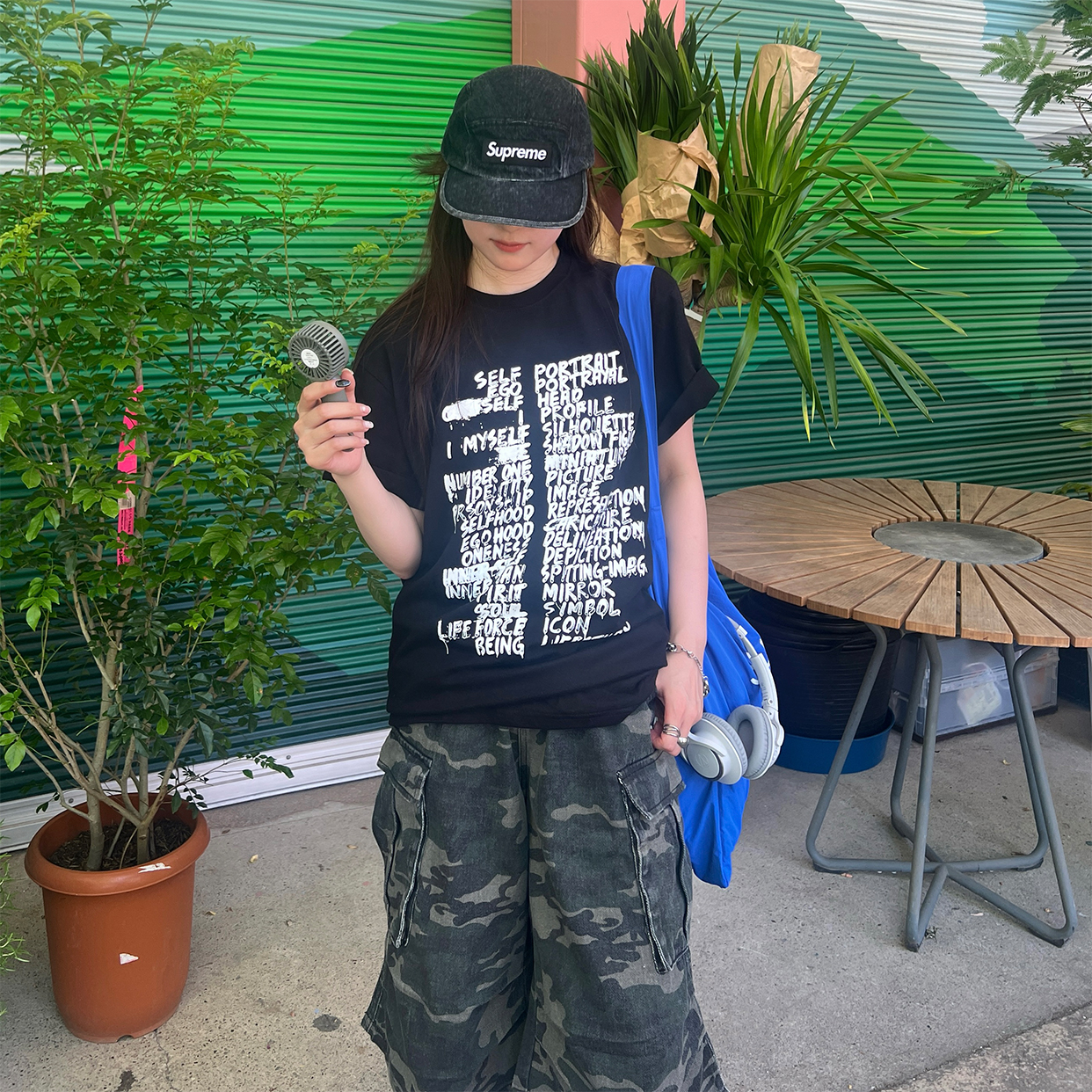 ユニセックスレタリングプリントTシャツ