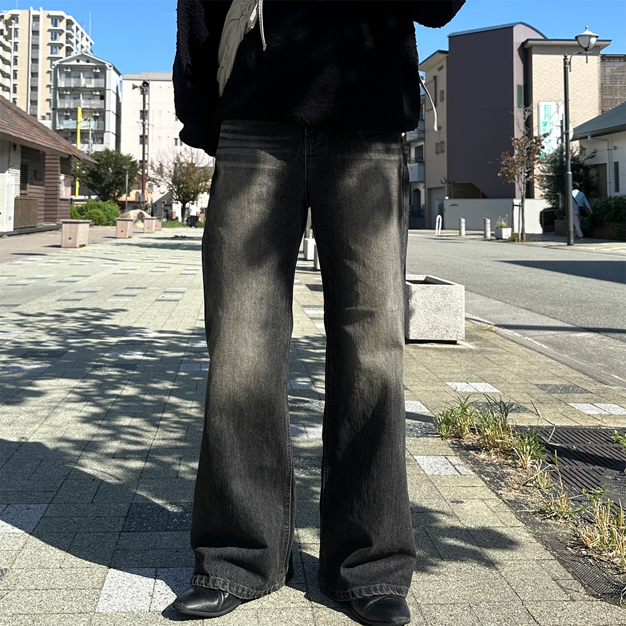 (ユニセックス) ヴィンテージブラックフレアデニム