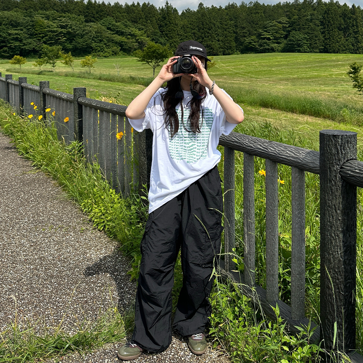 gomme 立体的なタックデザイン 半袖Tシャツ 黒 antiqua tシャツ タックデザイン刺繍ロゴTシャツ レディース