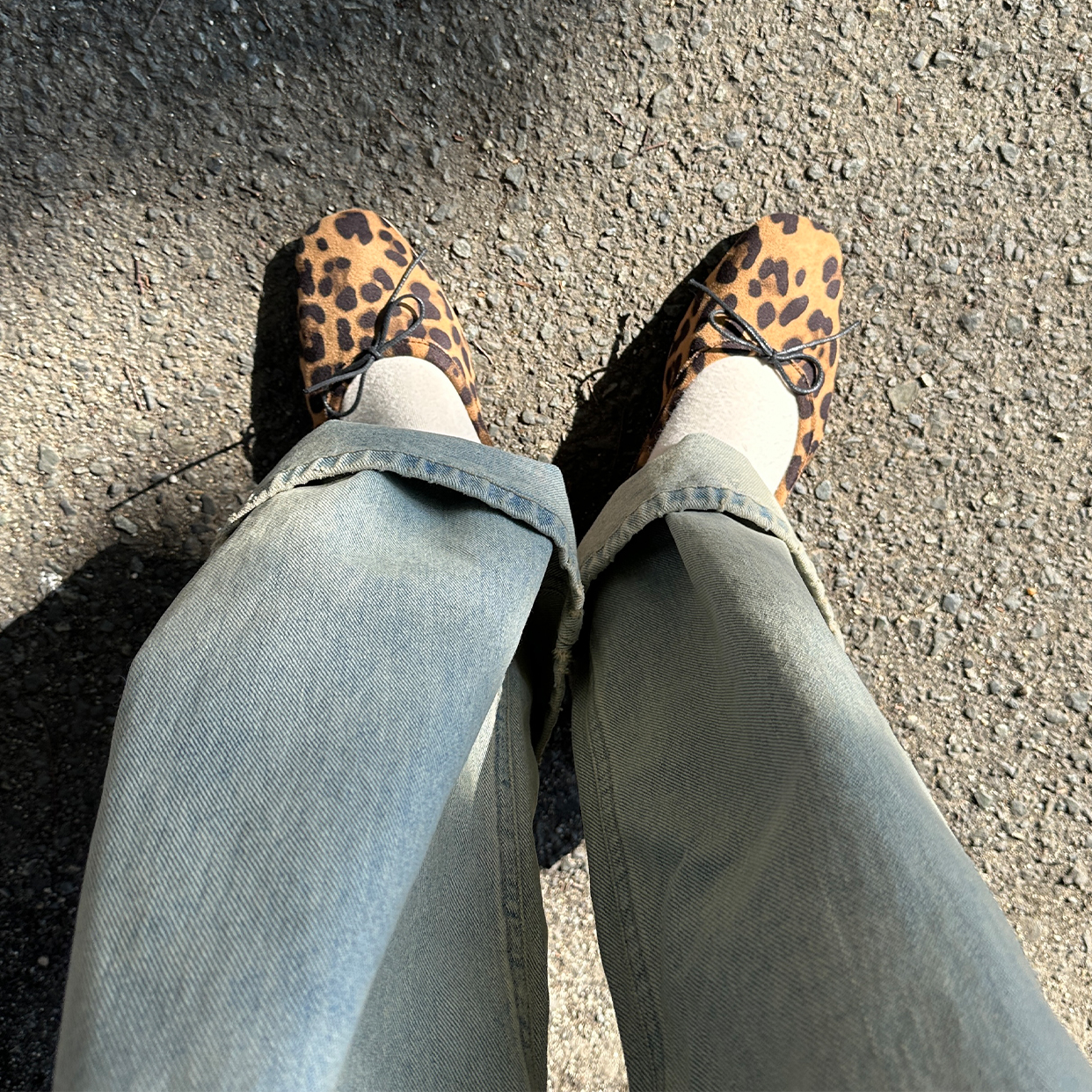 ソフトスエードリボンフラットシューズ