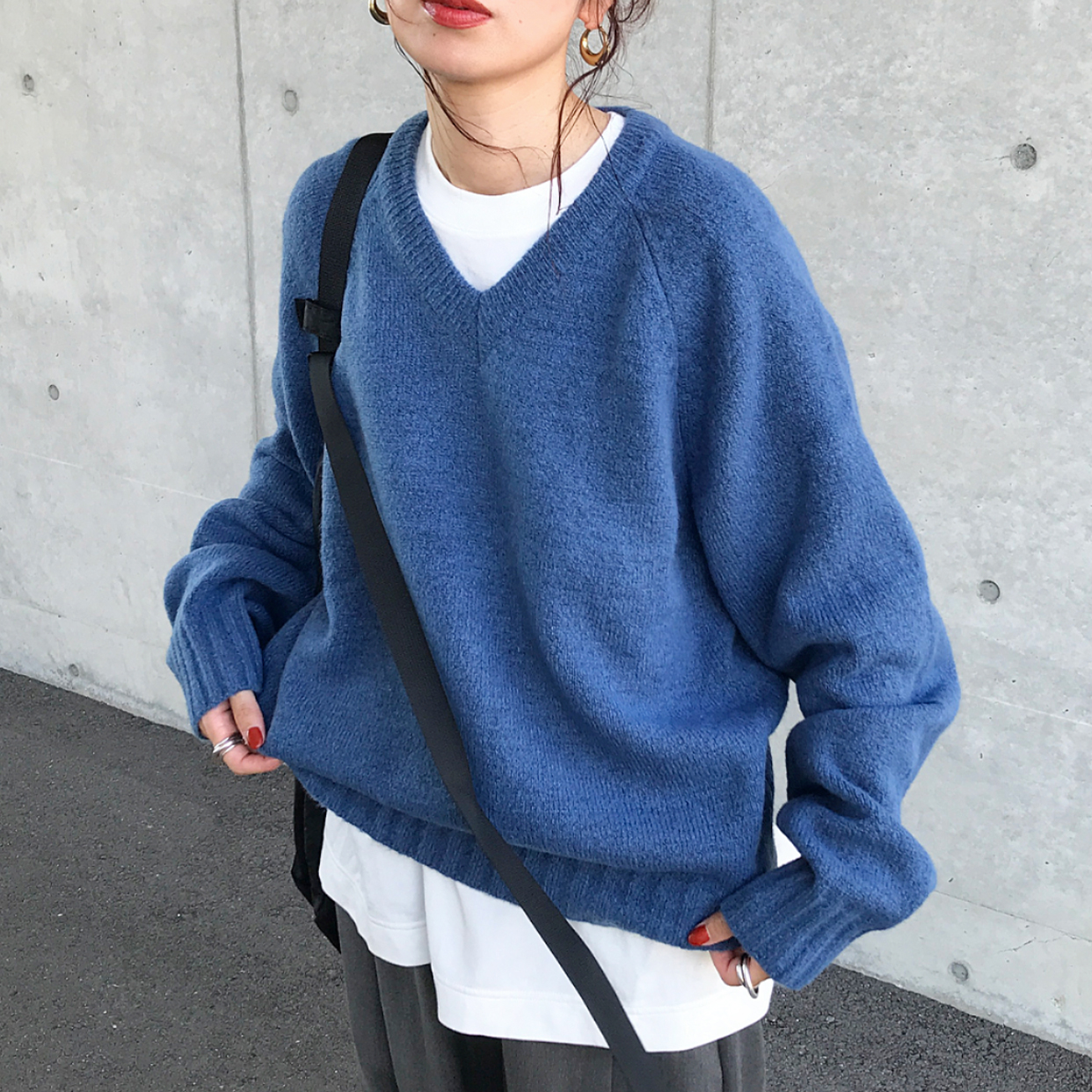 Vネックルーズフィットローゲージニット | ファッション通販サイト NUGU