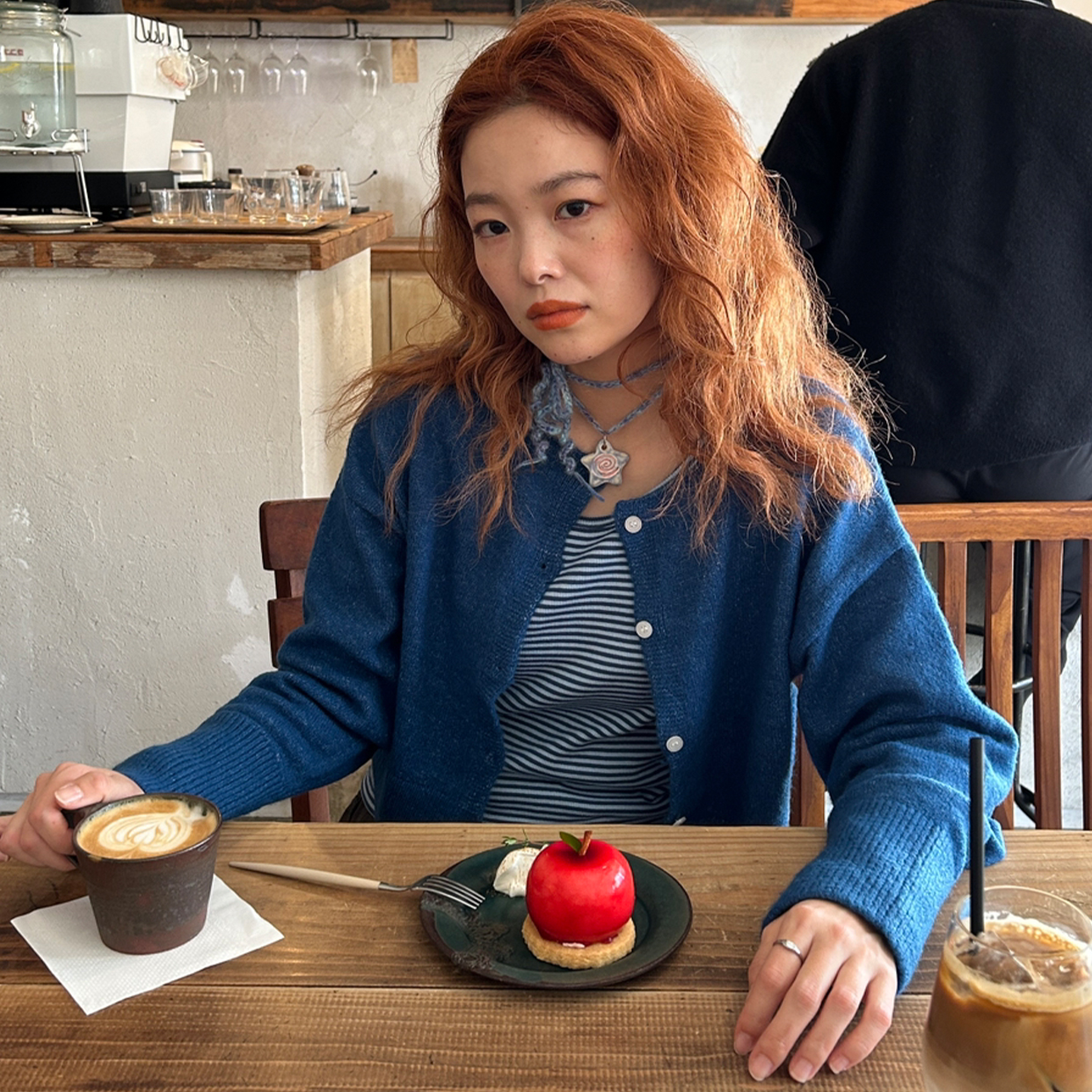 ラウンドネッククロップドカーディガン