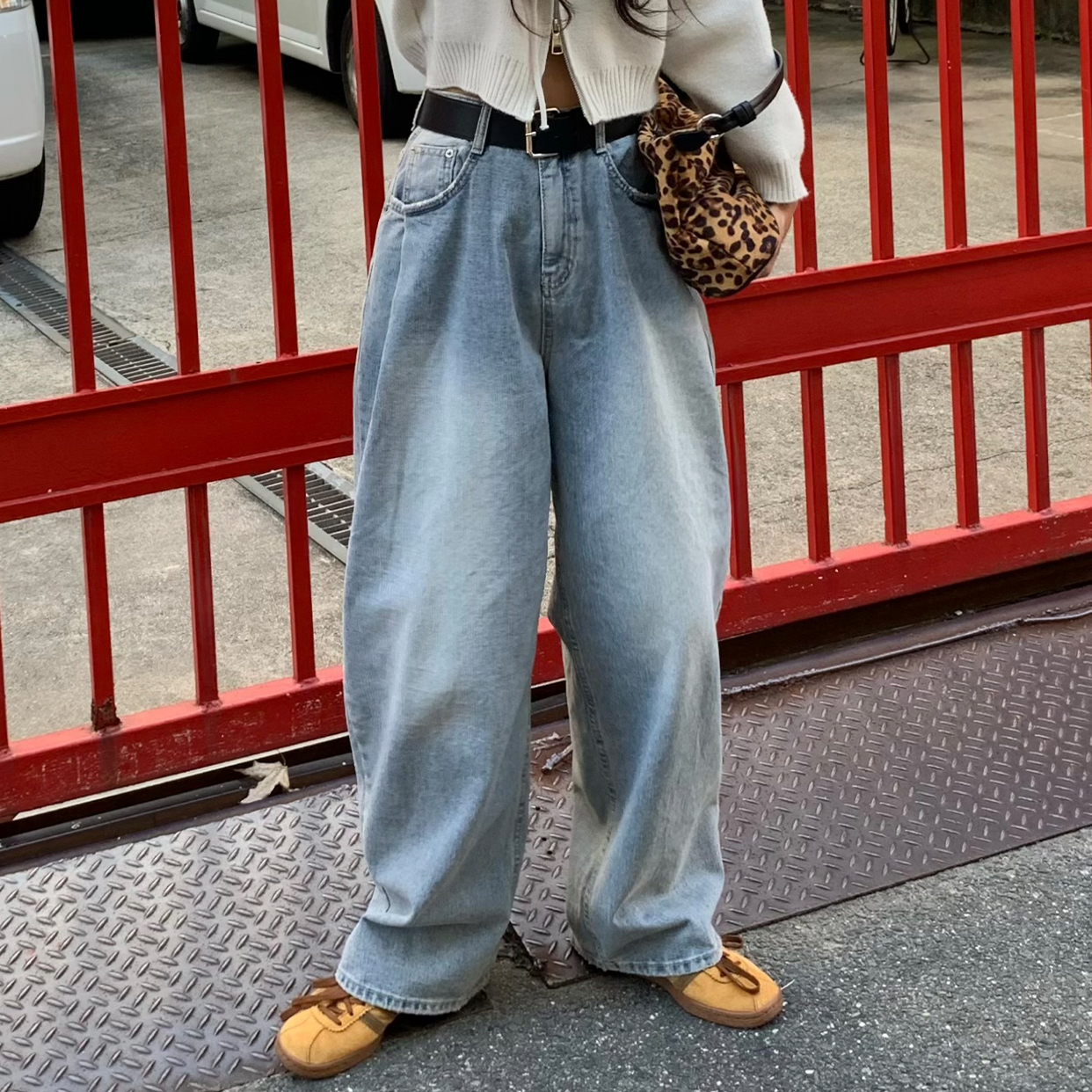 デイリーワイドバルーンフィットデニムパンツ