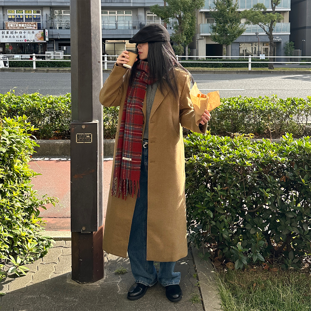 ベージュ ボタン付きロングコート スリーボタンシンプルロングコート | ファッション通販サイト NUGU