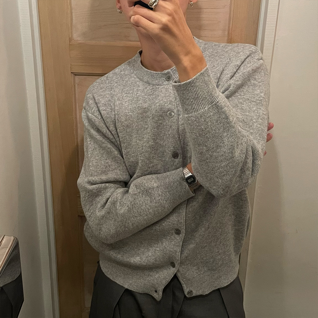 スタンダードラウンドネックカーディガン