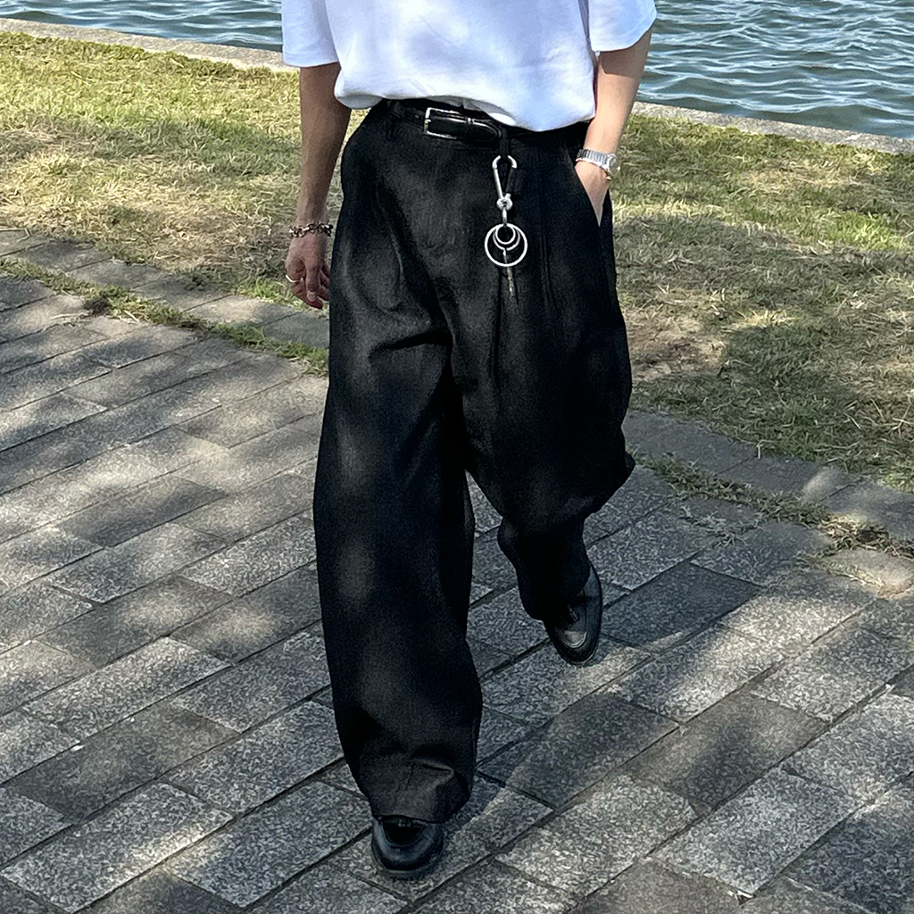 (ユニセックス) タック入りバルーンワイドデニムパンツ