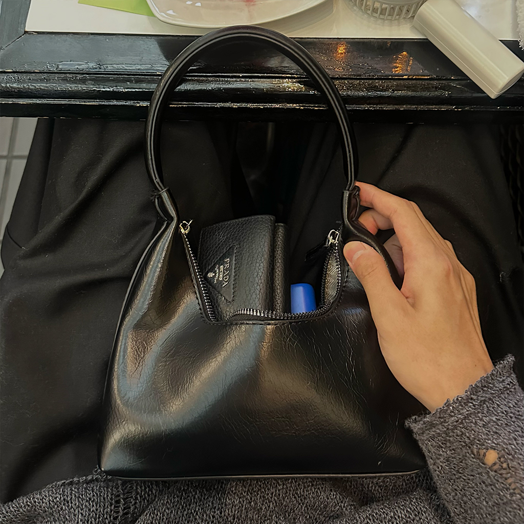 (ユニセックス) シンプルラインショルダーバッグ