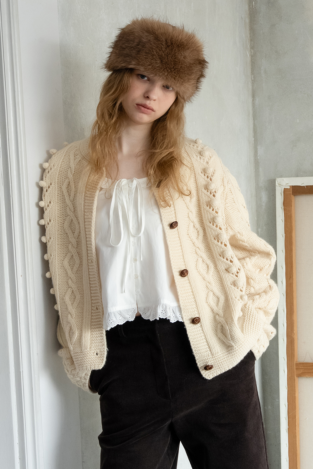 Grandma pom cardigan_cream