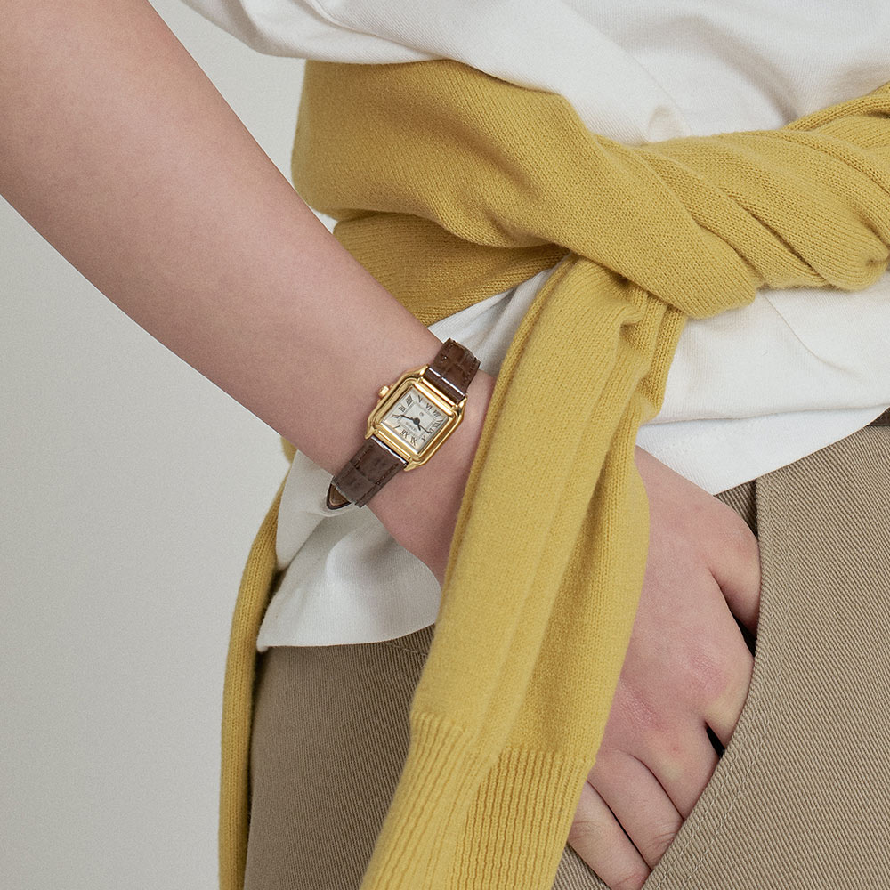 CLASSIC QUATTRO LEATHER WATCH (GOLD)