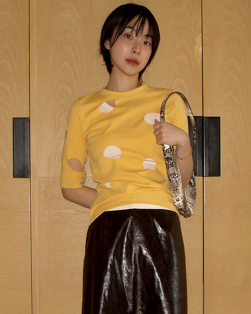 HOLE DETAIL T-SHIRT_YELLOW