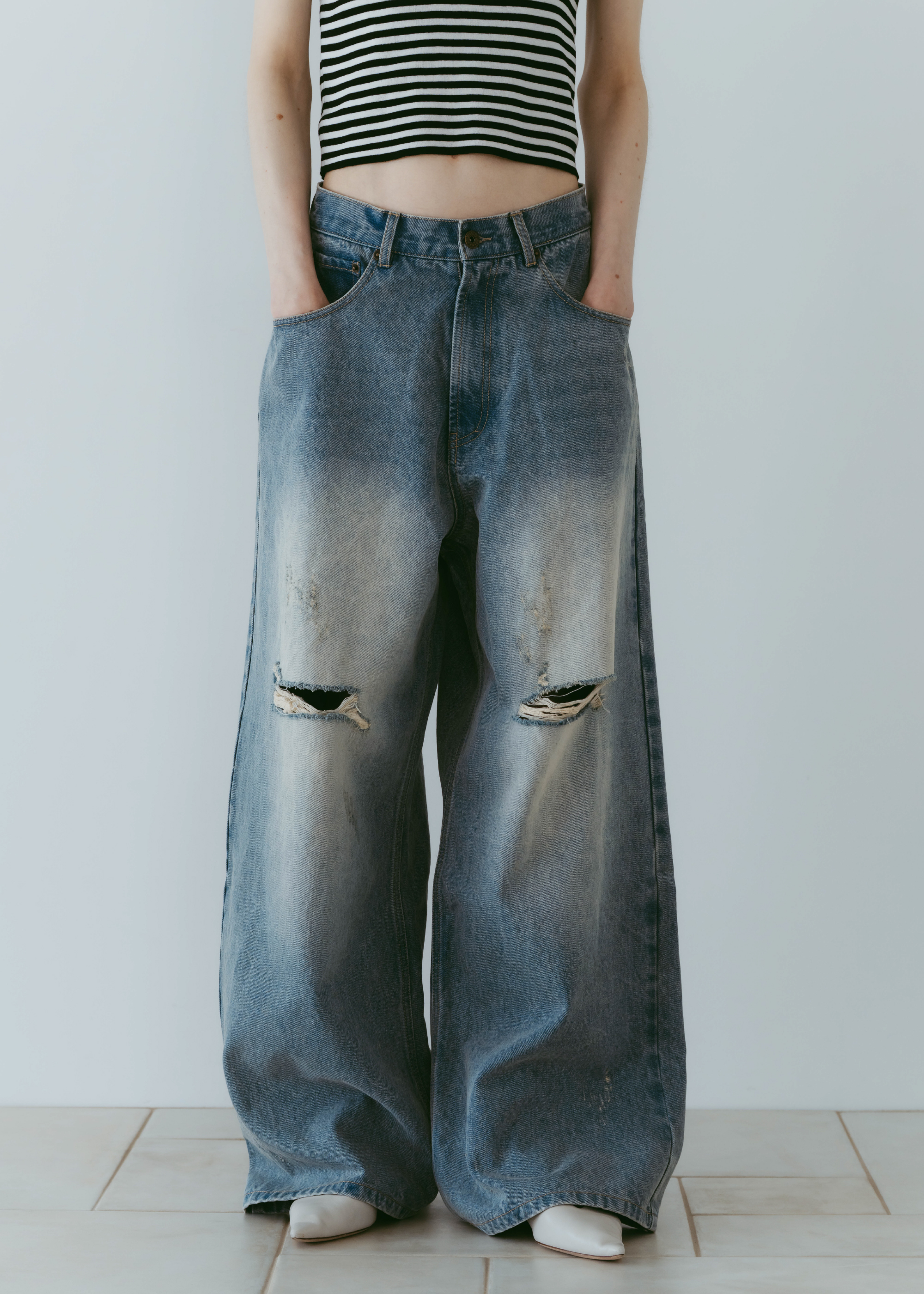 【Cooming Soon】リップドデニム