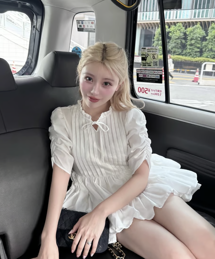 Twist Flare Pintuck Blouse | ファッション通販サイト NUGU